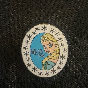 Elsa from frozen Disney pin